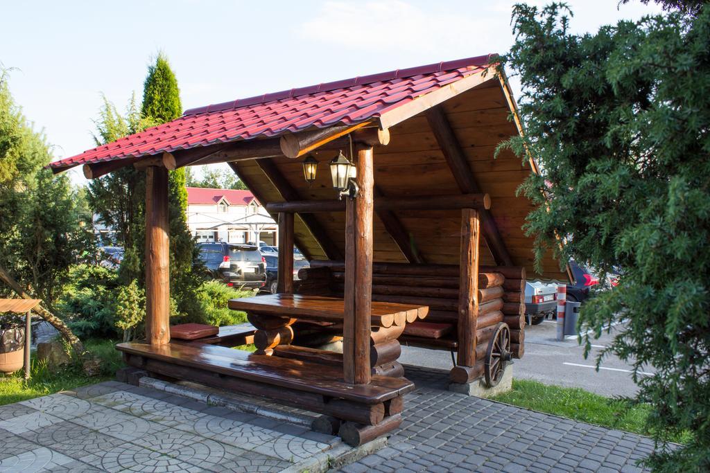 Галицька Корона Davidov Ngoại thất bức ảnh